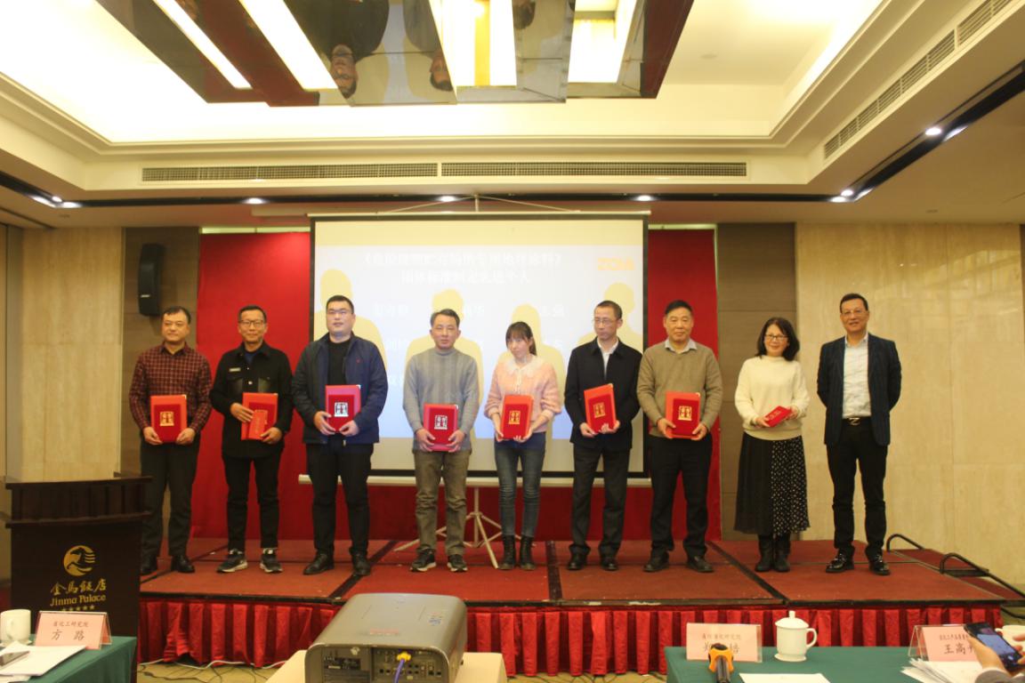 郑培招聘_空乘招聘会场如艺考,美女扎堆亮相超养眼(4)