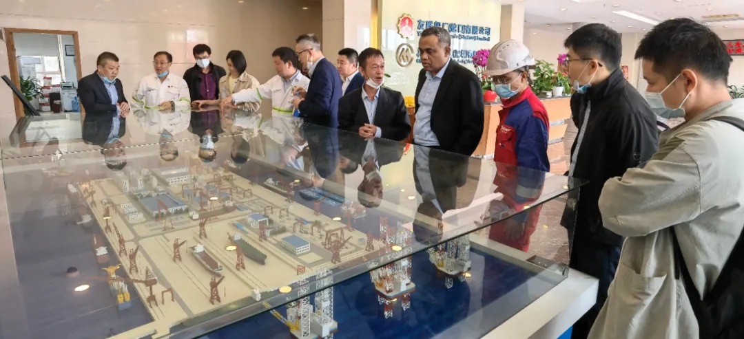 娴疯櫣鑰佷汉3.jpg
