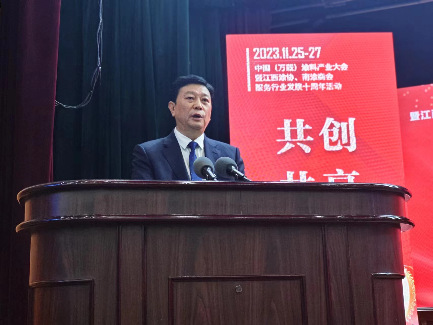 鍒樻櫘鍚?1.jpg