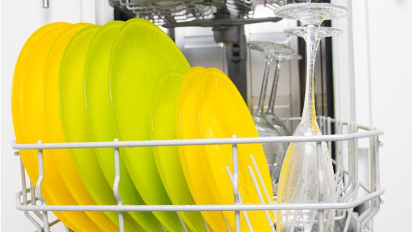 cleaning-solutions-automated-dishwasher-istock-1178262071-teaser590x332.jpg