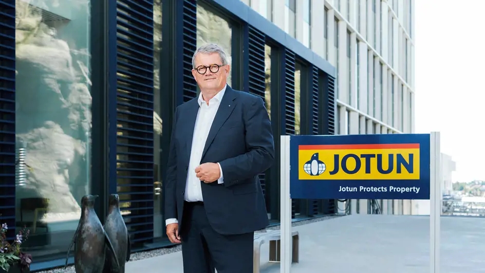 morten-fon-at-the-entrance-to-hq-sandefjord.webp.jpg