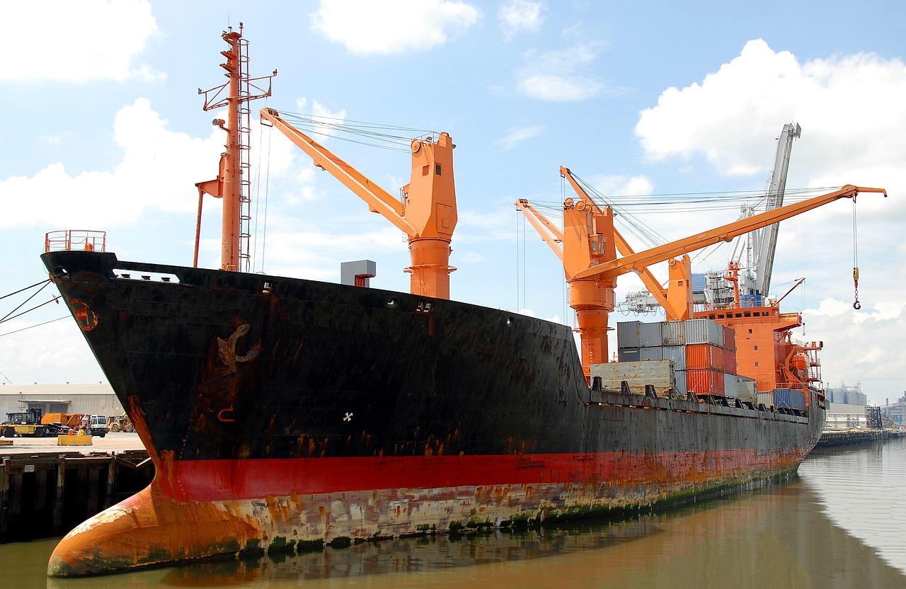 cargo-ship-gac3074ce2_1280.jpg